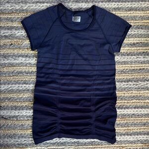 ❌ SOLD ❌ Like New Athleta Short Sleeve, Navy, M
